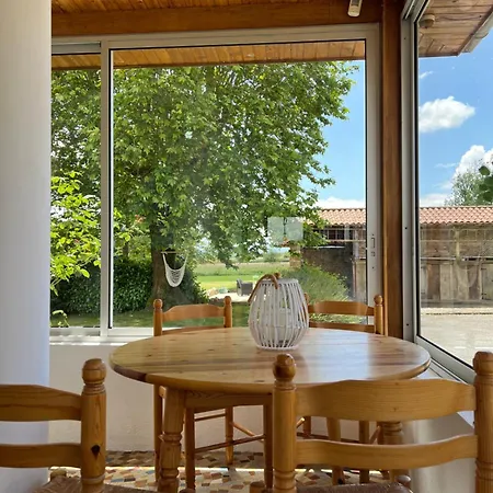 Nid D'oiseaux Lustar