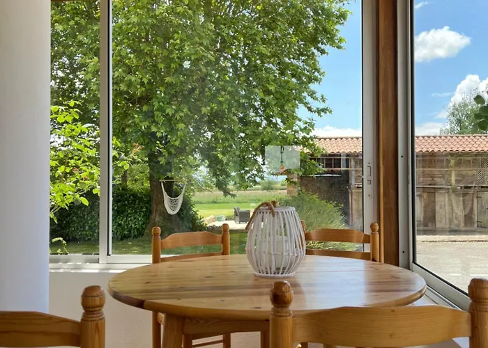 Nid D'oiseaux Lustar